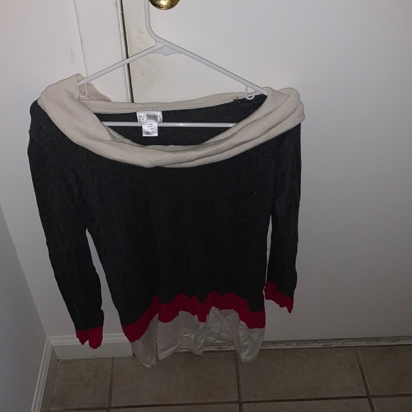 Motherhood Maternity Tops - Long sleeve shirt gray pink white size small